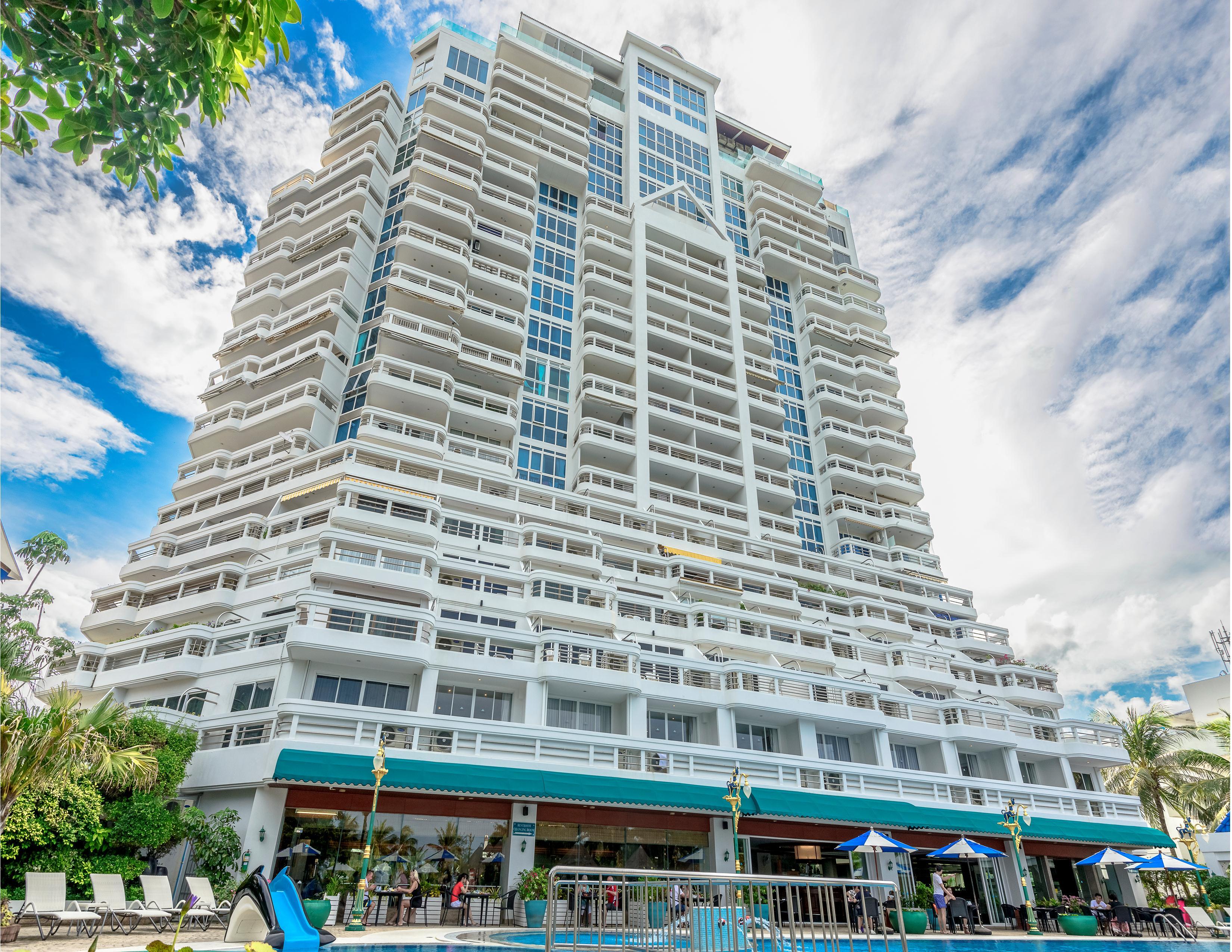 Andaman Beach Suites Hotel, Patong Phuket Экстерьер фото