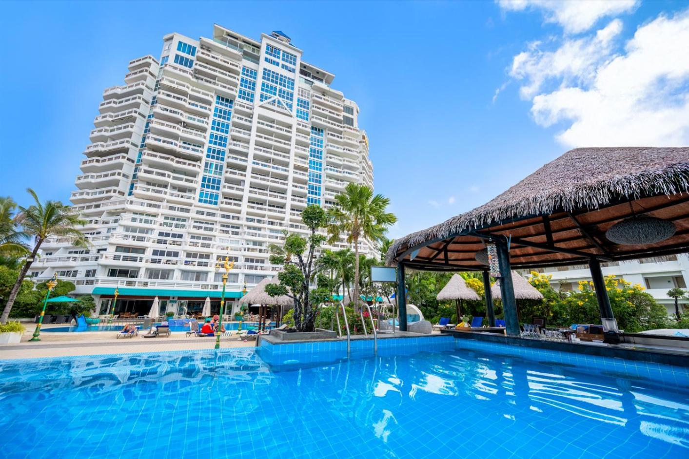 Andaman Beach Suites Hotel, Patong Phuket Экстерьер фото