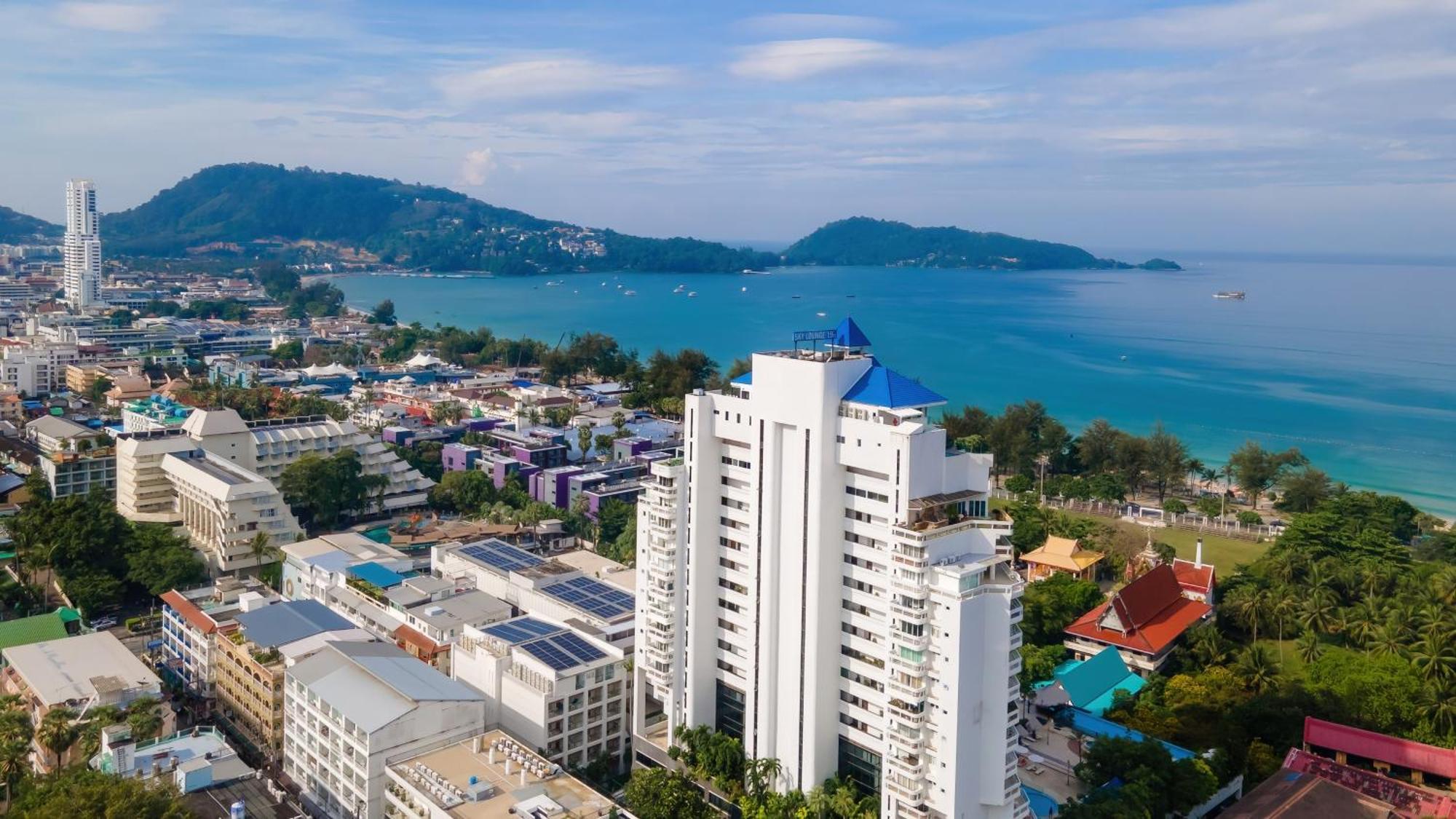 Andaman Beach Suites Hotel, Patong Phuket Экстерьер фото