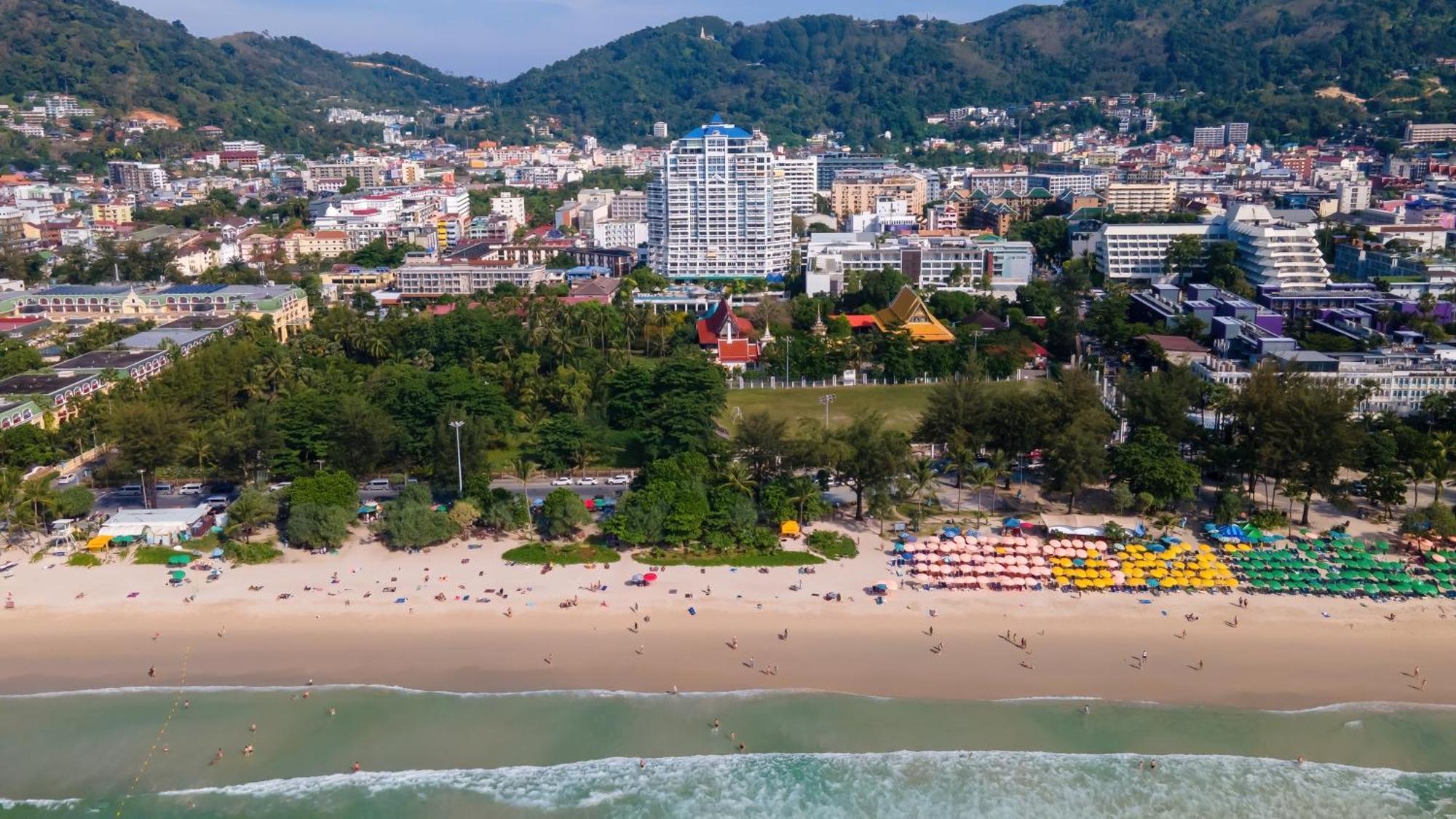 Andaman Beach Suites Hotel, Patong Phuket Экстерьер фото